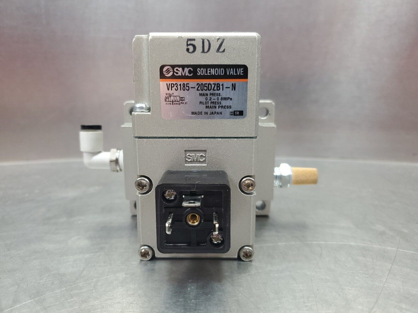 SMC VP3185-205DZB1-N 0.2-0.8MPa Solenoid Valve.                               6E