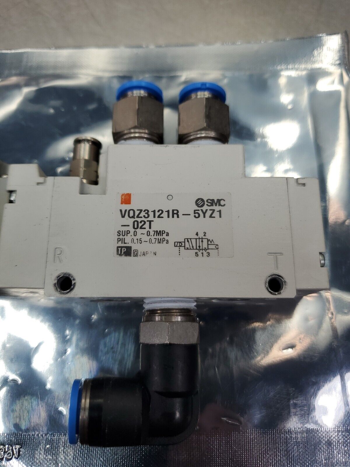 SMC VQZ3121R-5YZ1-02T 0-0.7MPa Solenoid Valve.                             6D-14