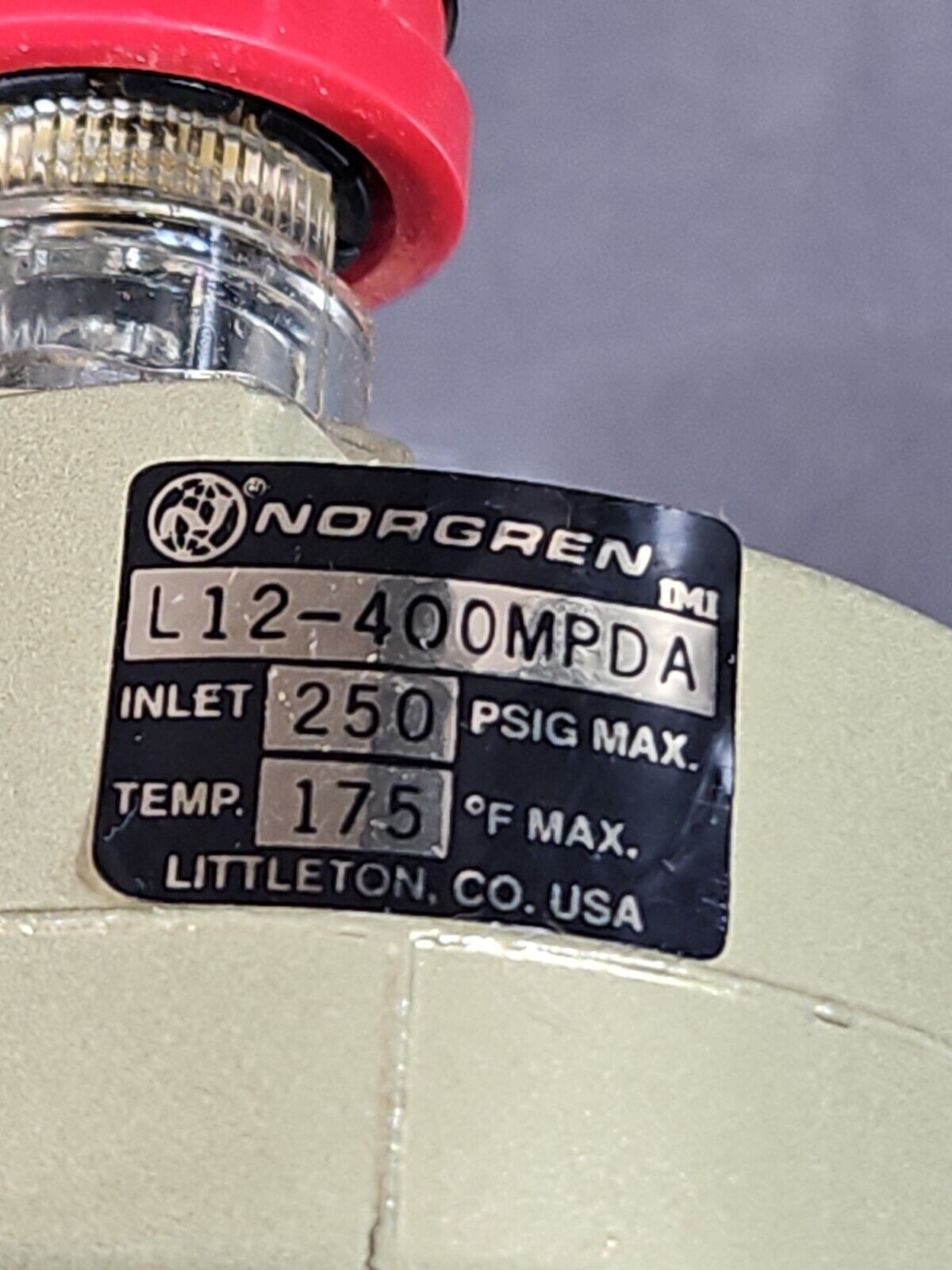 Norgren L12-400-MPDA Pneumatic Air Line Filter Regulator.                   6D-9