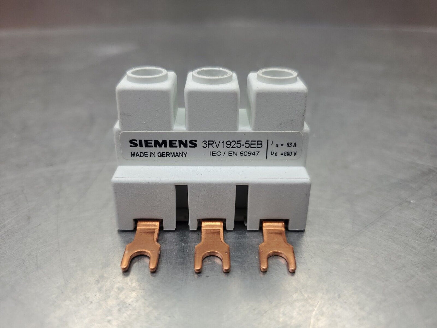 Siemens 3RV1925-5EB  3-Terminal  Busbar Terminal Bar 63A,690V.              4C-1