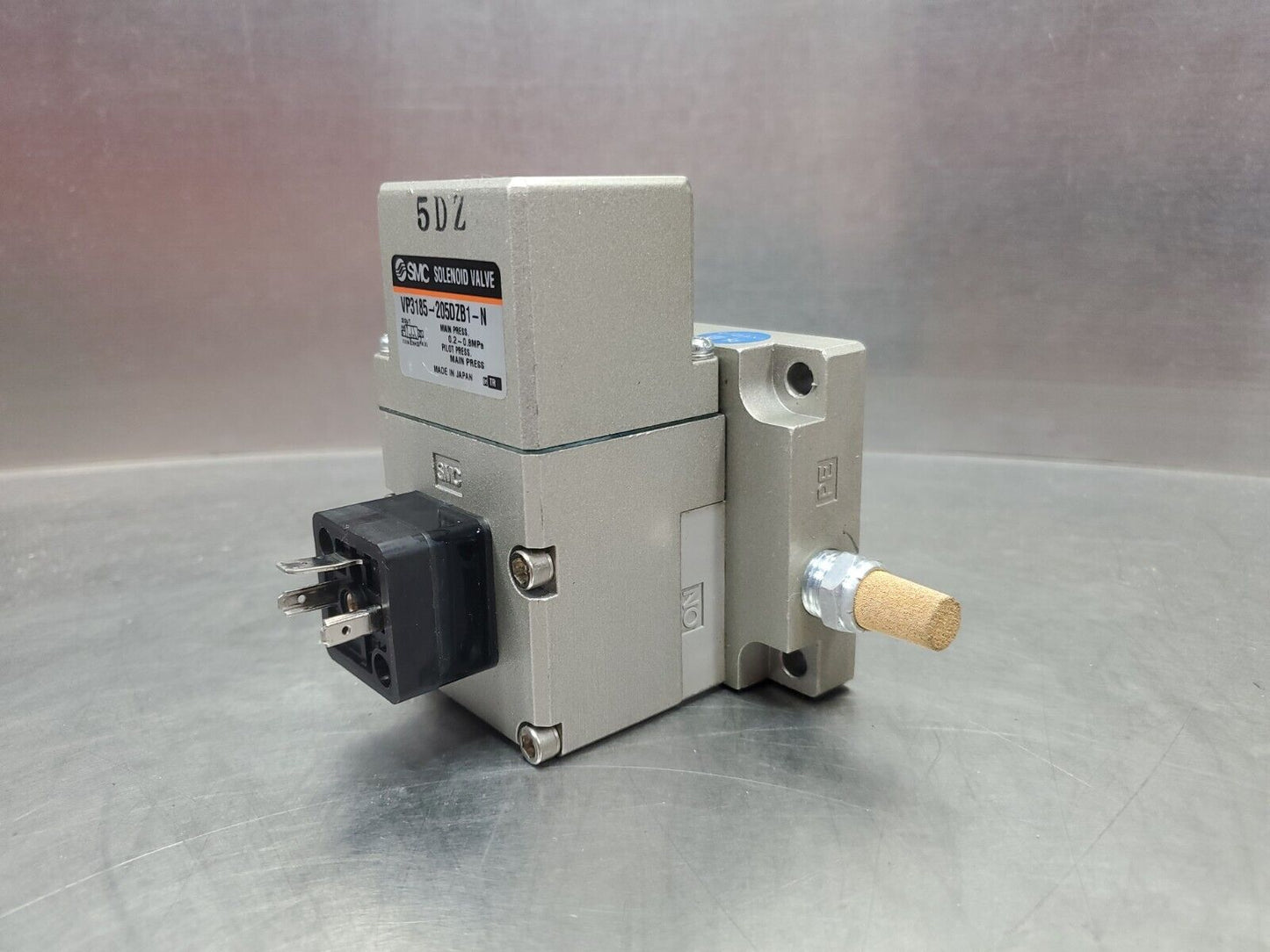 SMC VP3185-205DZB1-N 0.2-0.8MPa Solenoid Valve.                               6E