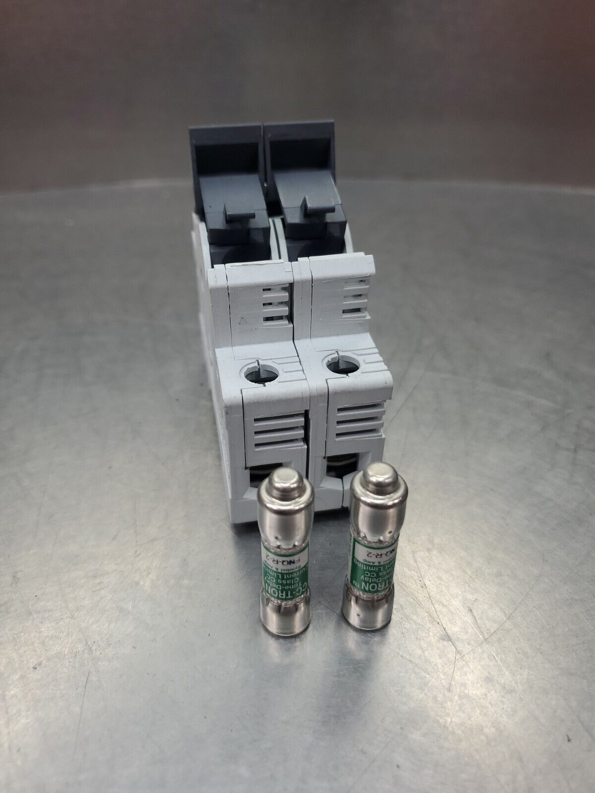 Wöhner AES 2X38 2-POLE FUSE HOLDER w/2Amp Fuses.                            4C-1