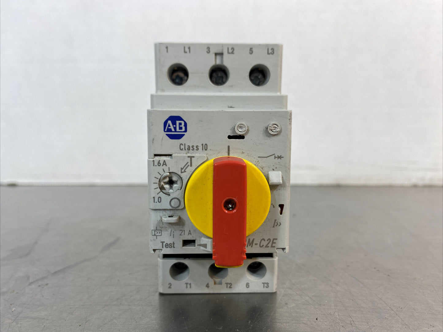 Allen-Bradley - 140M-C2E-B16 Series C - Motor Protector Circuit Breaker       4D