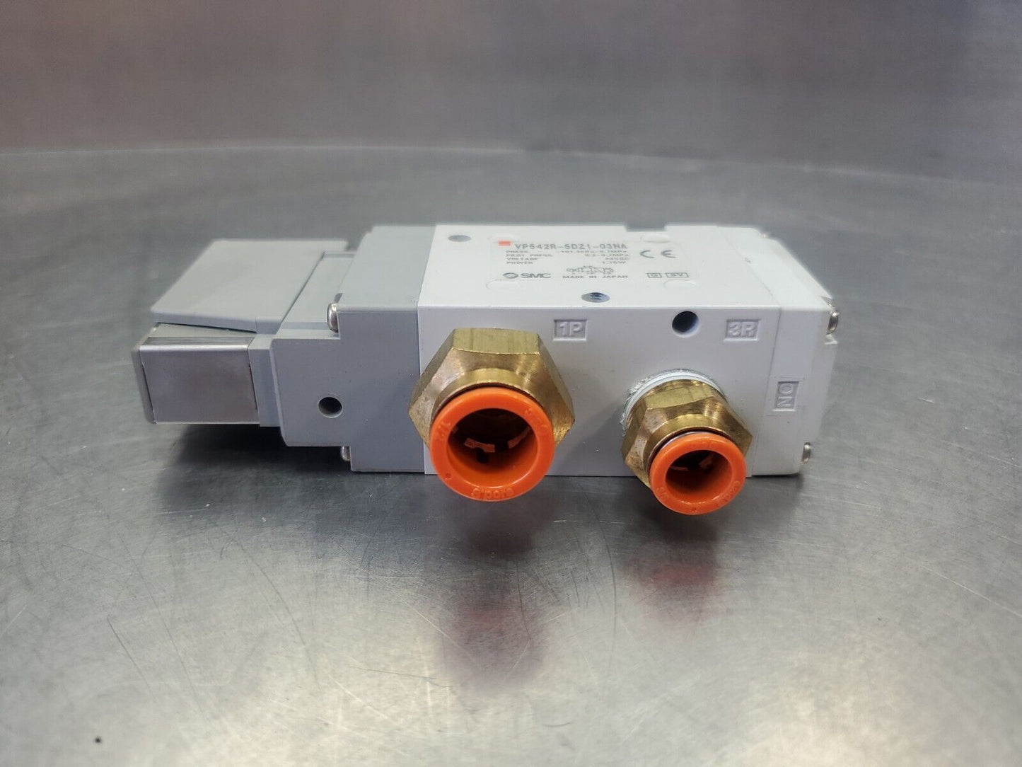 SMC VP542R-5DZ1-03NA 24VDC 1.75W Solenoid Valve.                           6D-14