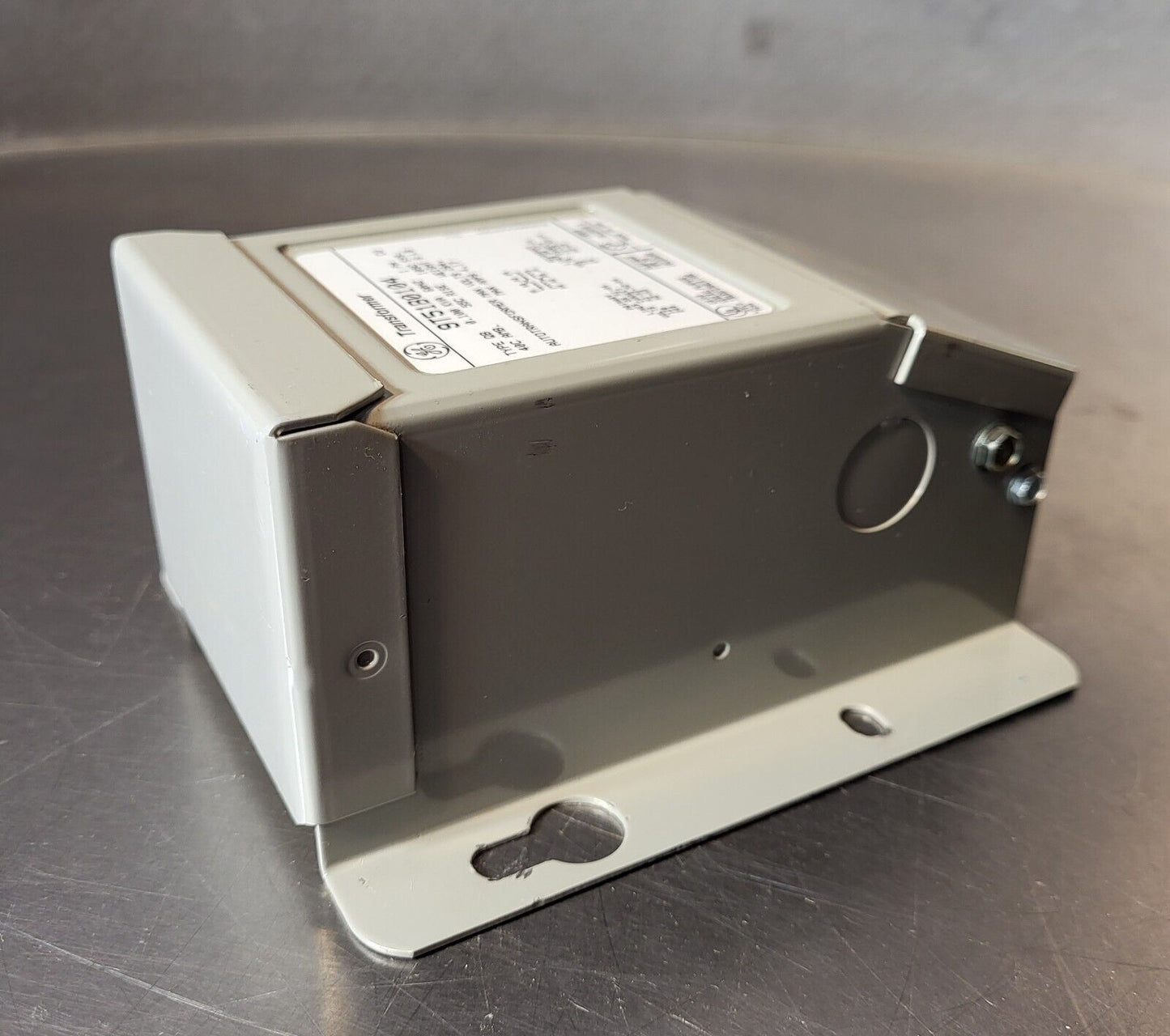 GE 9T51B0104 Buck Boost Transformer 1ph 100va 120/240v-ac 12/24v-ac.     Loc4E35