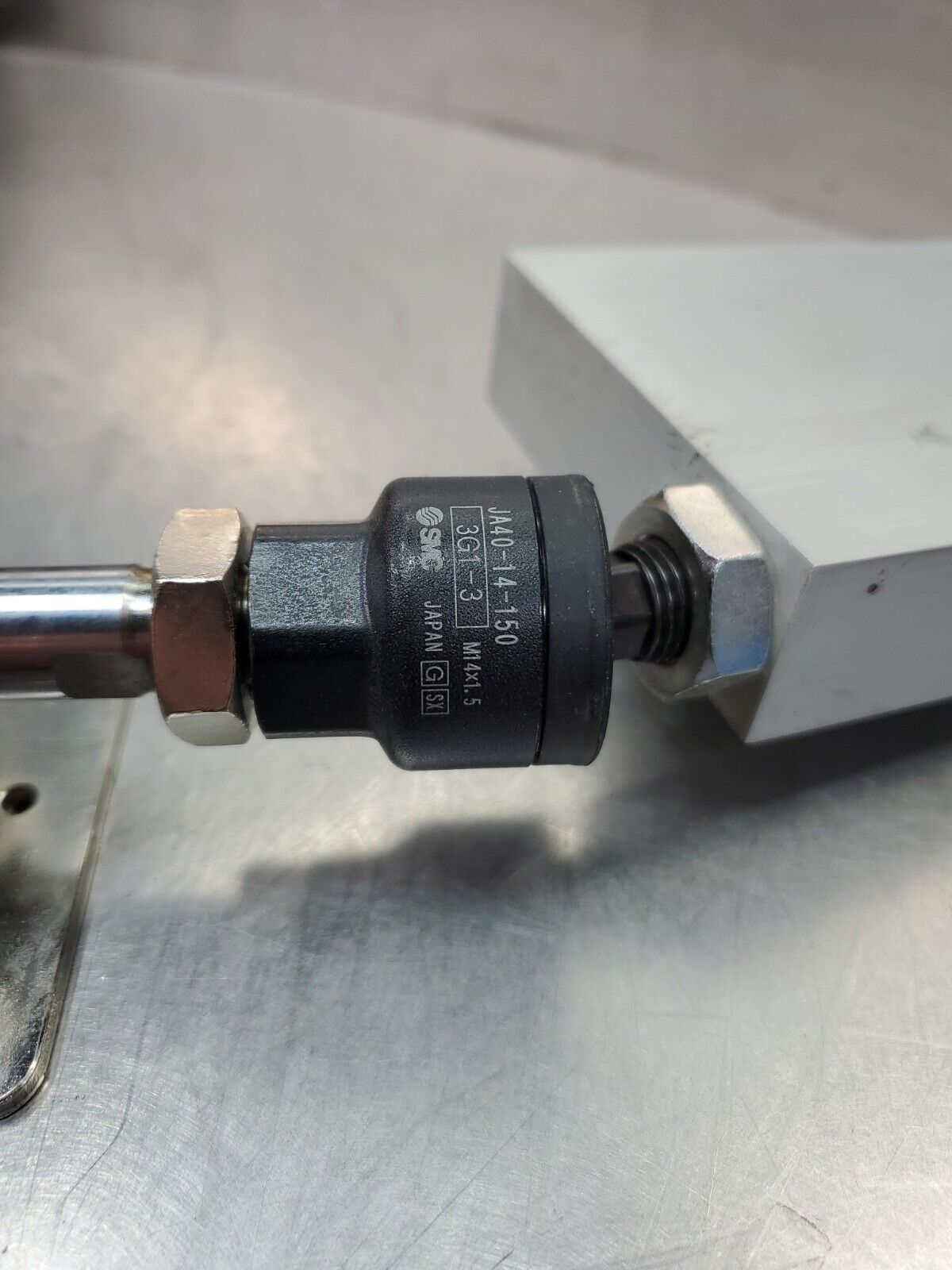 SMC CDM2B40-25A 1.0MPa MAX PRESS Hydraulic Cylinder w/JA40-14-140 Connector.  6E