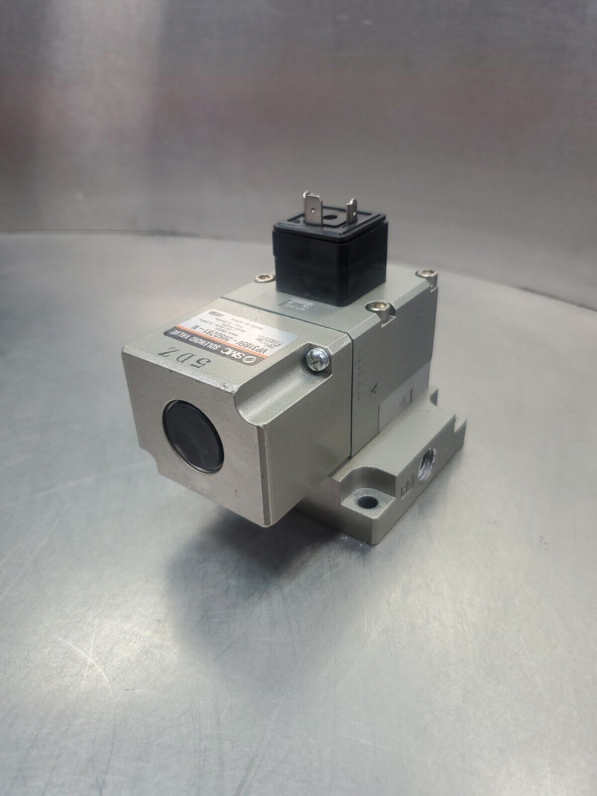 SMC VP3185V-205DZB1-N (Main Press. 101.2kPa~0.2MPa) Solenoid Valve.        6D-10