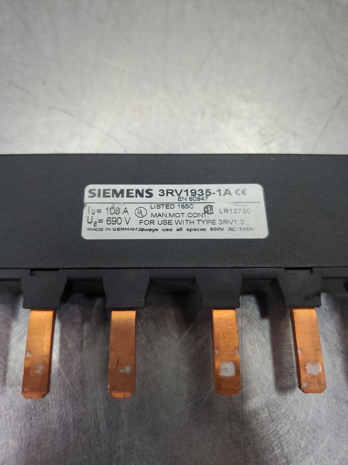 SIEMENS 3RV1935-1A Bussbar Feeder Terminal Module.                          4E-1