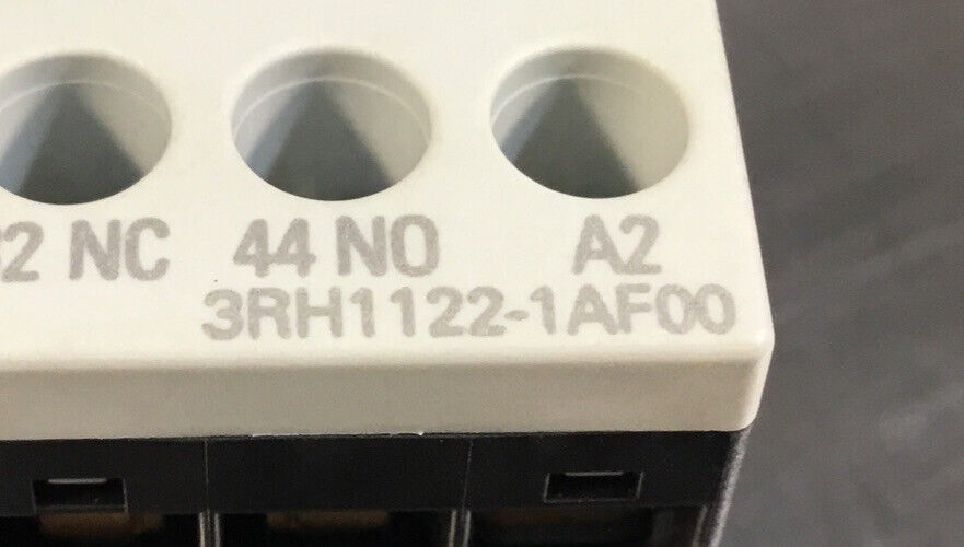 Siemens  3RH1122-1AF00  Auxiliary Contactor Relay 110V      4G