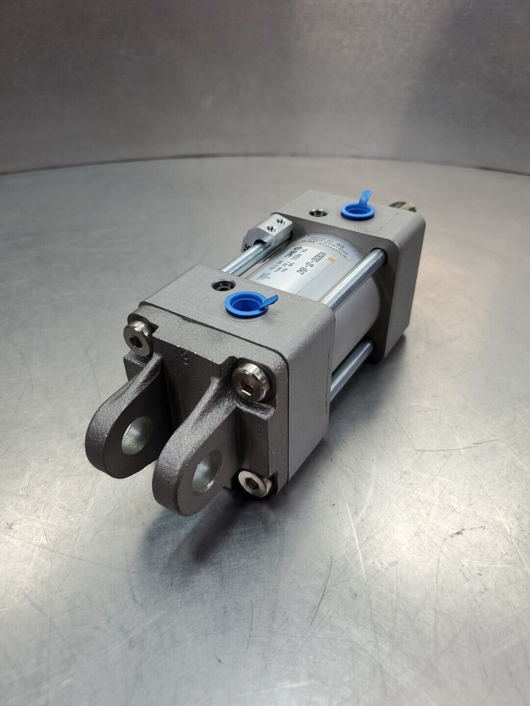 SMC MDBD50-25-A54Z 145PSI Pneumatic Cylinder.                              6B-11