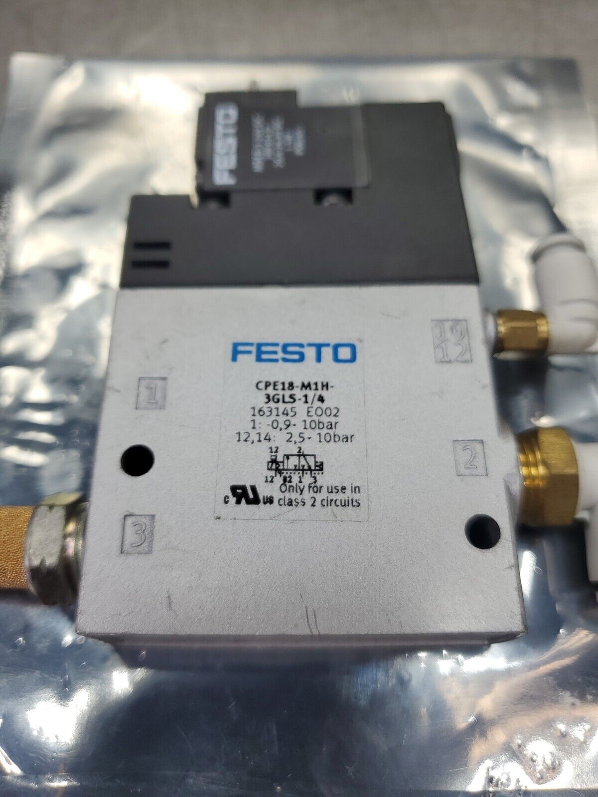 Festo CPE18-M1H-3GLS-1/4 Solenoid Valve.                                    6D-9