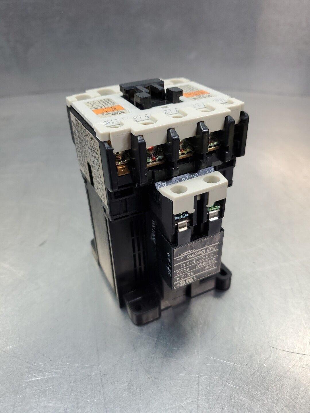 Fuiji Electric SC-5-1/G 10HP 20A Contactor Module.                         4B-23