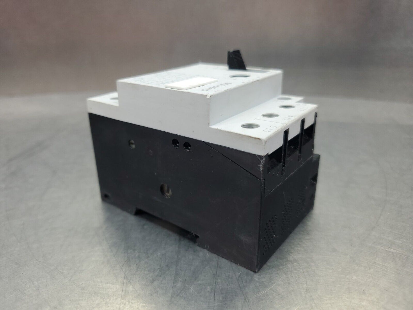 SIEMENS 3VU1300-1TL00 6-10A MOTOR PROTECTOR STARTER.                       4E-11