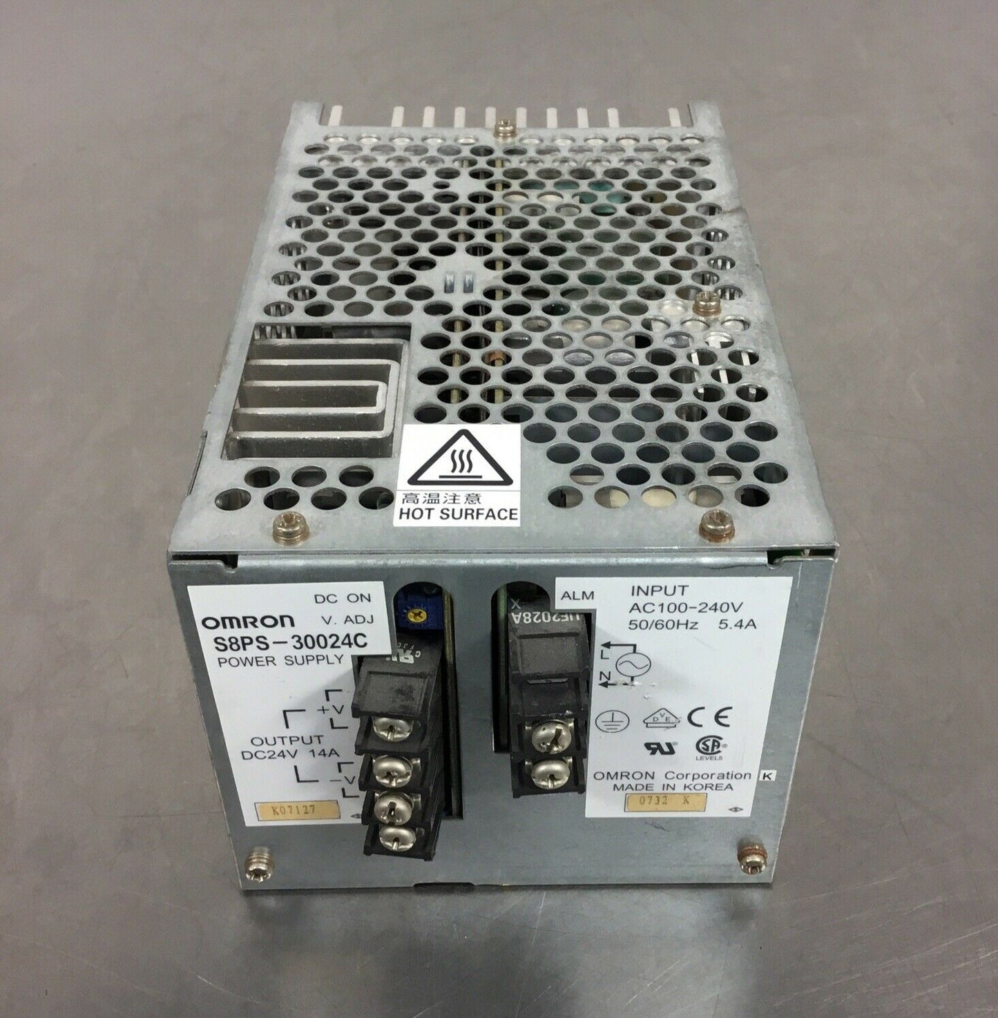 OMRON POWER SUPPLY S8PS-30024C Out: 24VDC 14A    4B