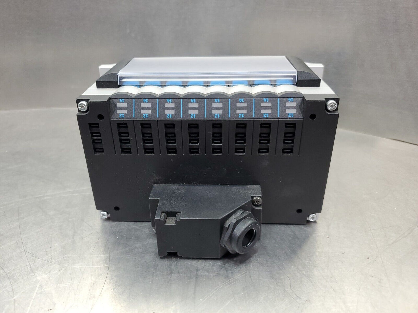 Festo Valve Manifold CPV14-GE-MP-8 w/ 8- (161 360 E902) Valves              4C-2