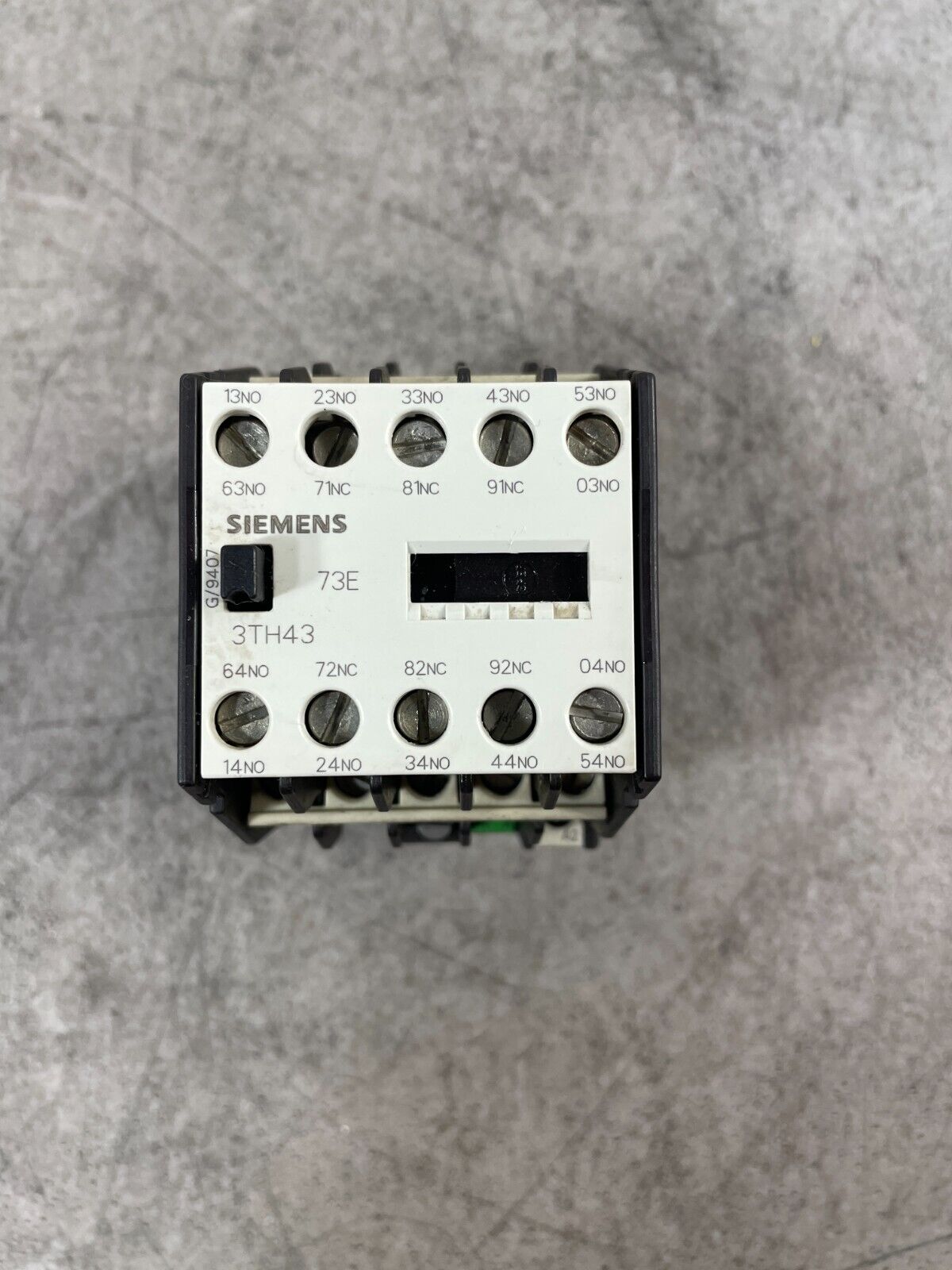 Siemens 3TH4373-0A White & Black AC-1 16A 50/60 HZ Control Contactor Relay @2D