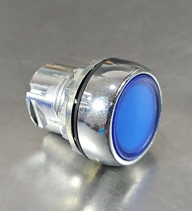 ALLEN BRADLEY 800FM-LF3. CHROME/BLUE ILLUMINATED PUSHBUTTON FLUSH.      Loc 4A-9