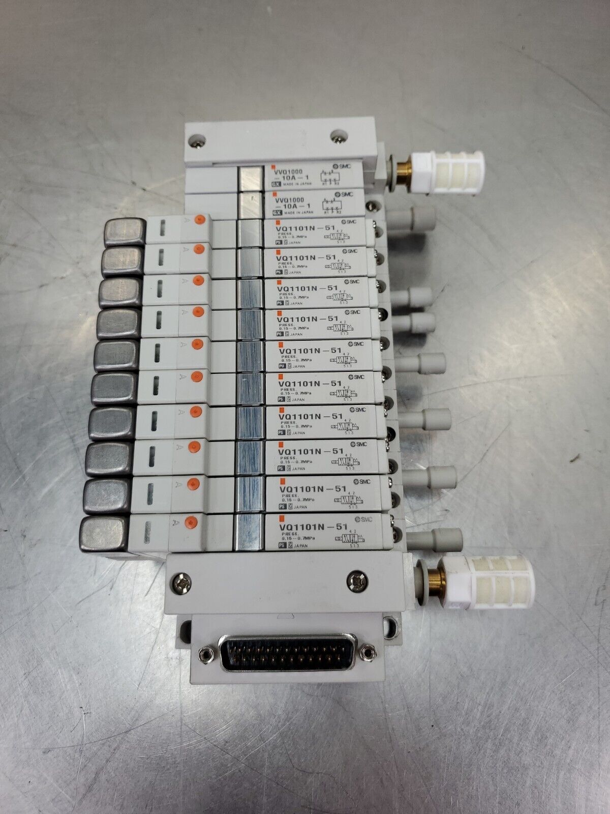 SMC VQ1101N-51/VVQ1000-10A-1  12-Station Pneumatic Manifold.               6D-19