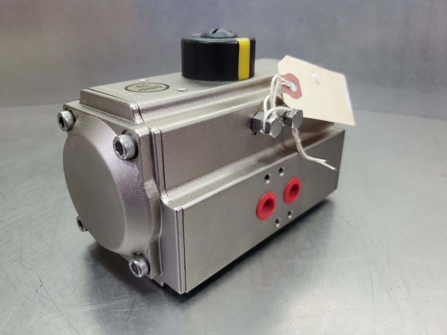 Aero² A2DN-35 120psi Pneumatic Actuator.                                   6C-21