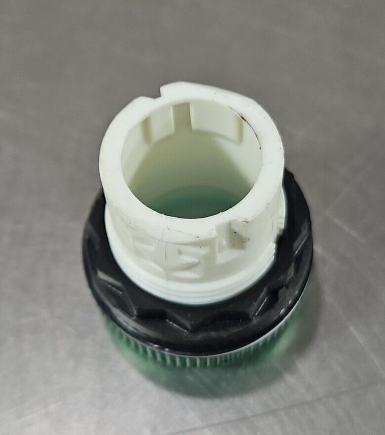 Allen-Bradley 800FP-LF3 Illuminated Plastic Push Button Green Lens.     Loc 4E-7