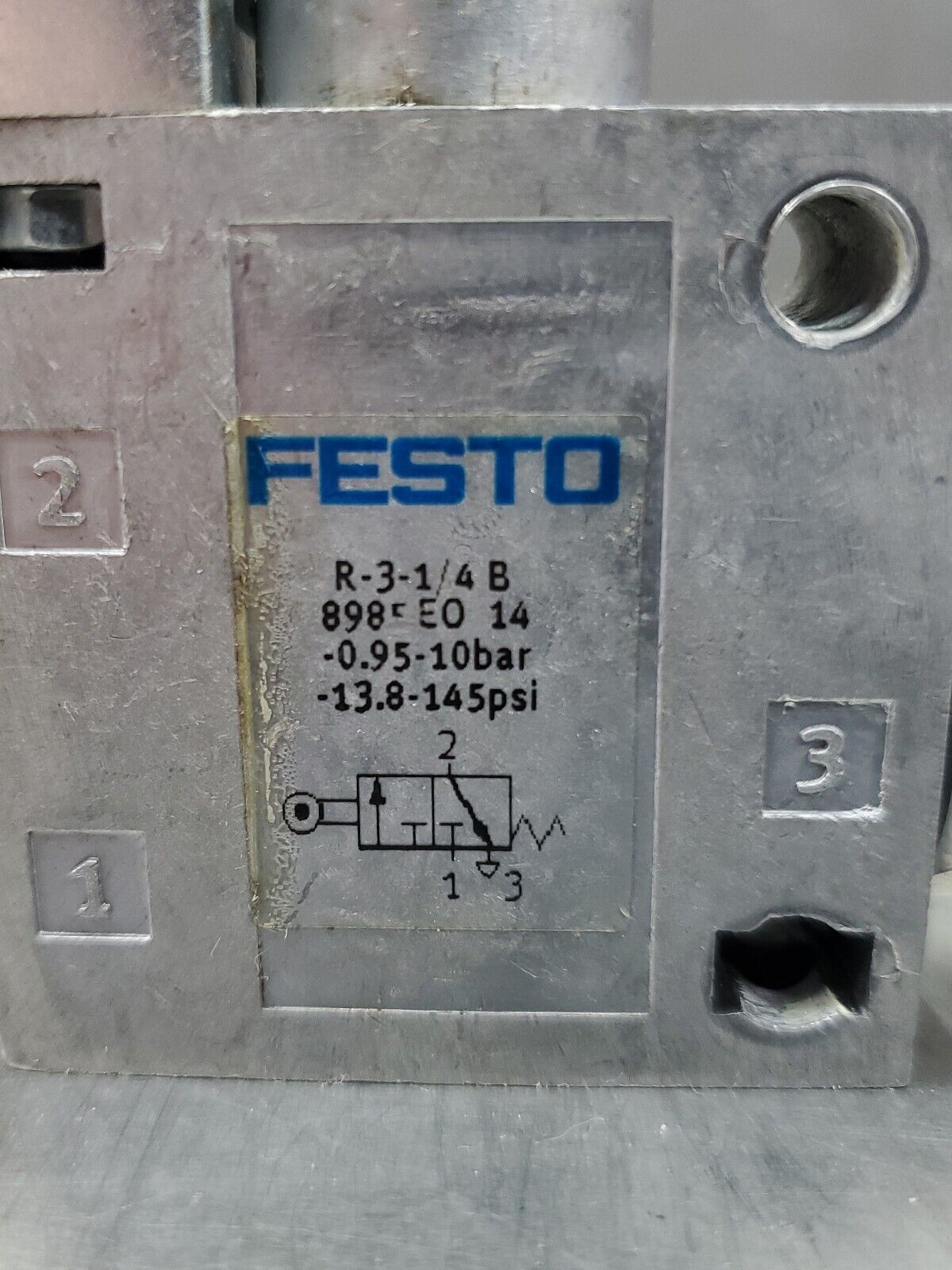 Festo R-3-1/4-B 8985 Roller Lever Valve.                                   6D-10