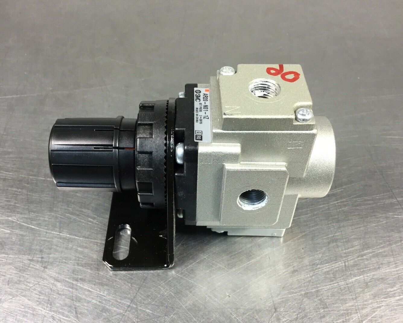 SMC AR20-N01-1Z Pneumatic Regulator 3-30 PSI     6C