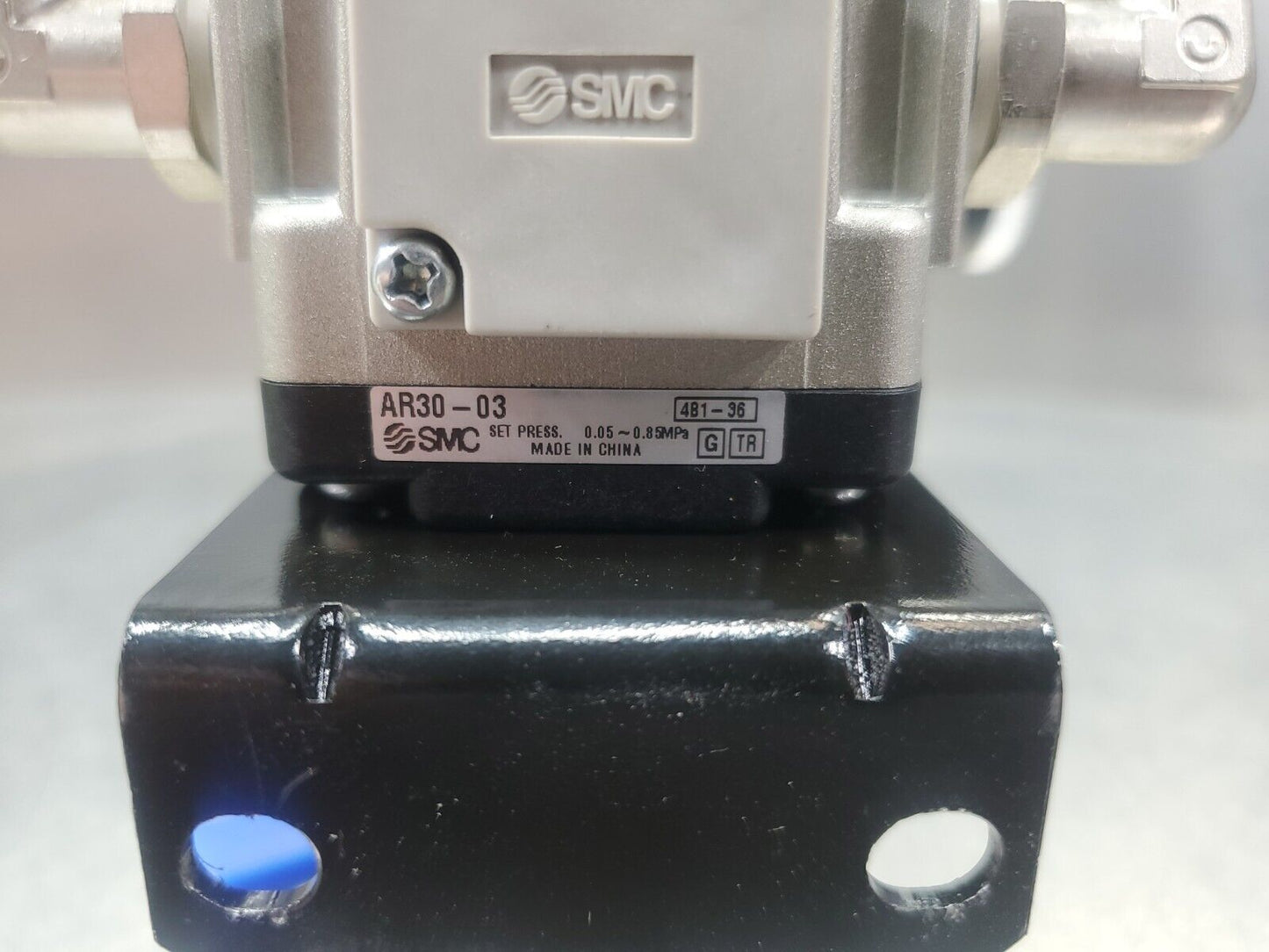 SMC AR30-03 PNEUMATIC REGULATOR (SET PRESS. 0.05~0.8MPa)                   6D-13