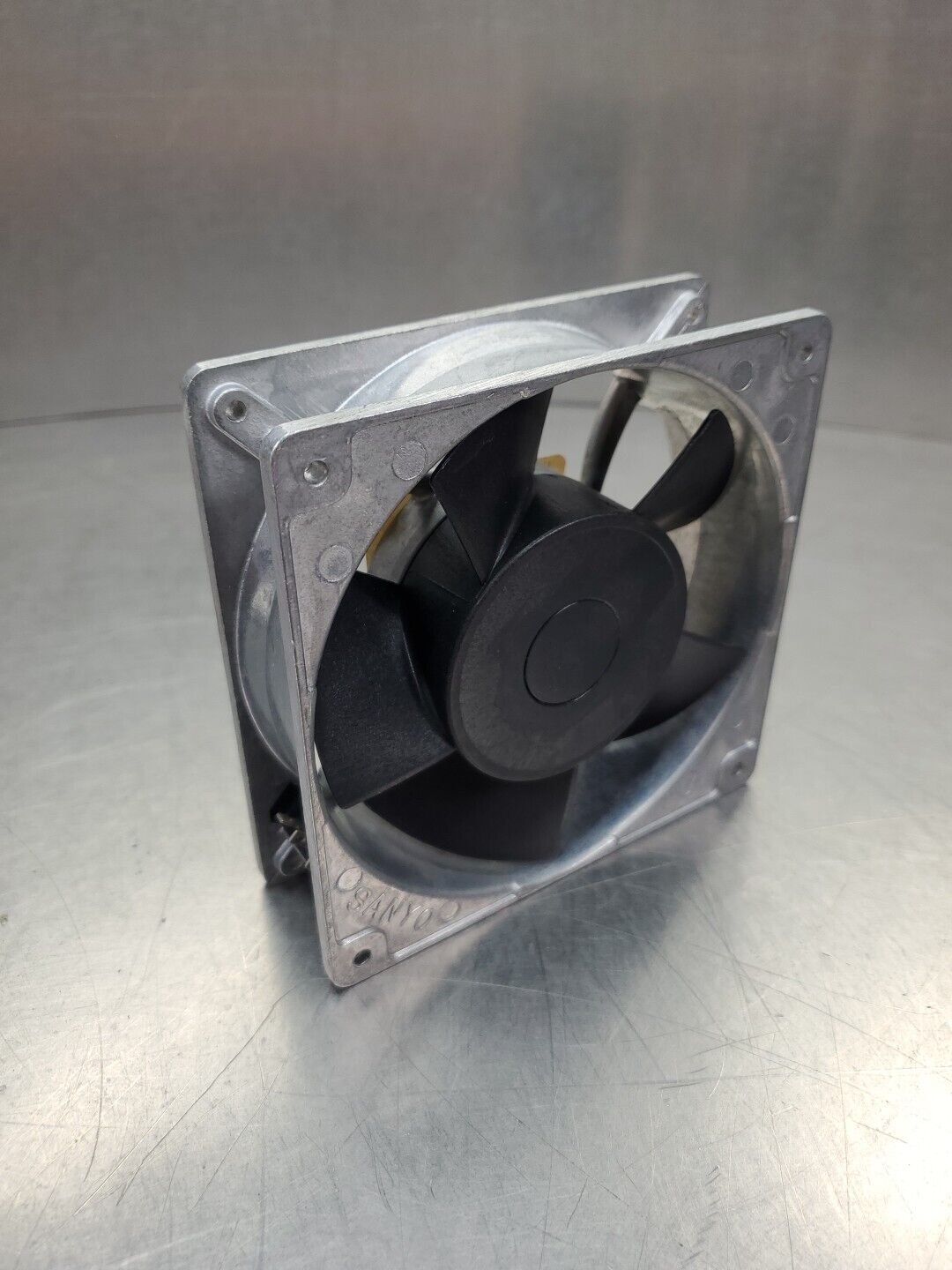 SANYO DENKI 109S025 230V 14/12W 0.08/0.07A Cooling Fan.                    4E-1