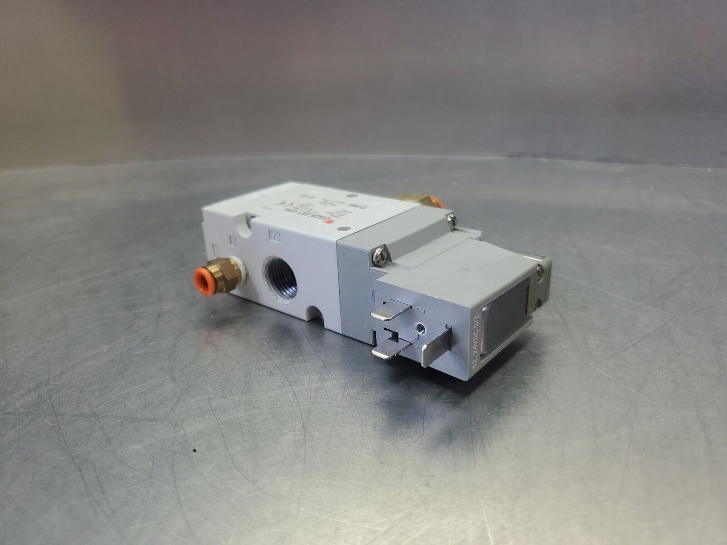 SMC VP542R-5DZ1-03NA 24VDC 1.75W Solenoid Valve.                           6D-14