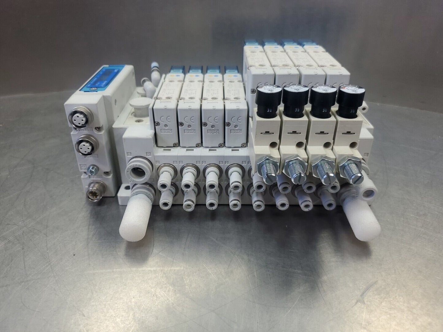 SMC Manifold w/EX260-SEN1 & (8) SY5200R-5U1 & (4) x10PSI Modules.          6D-19