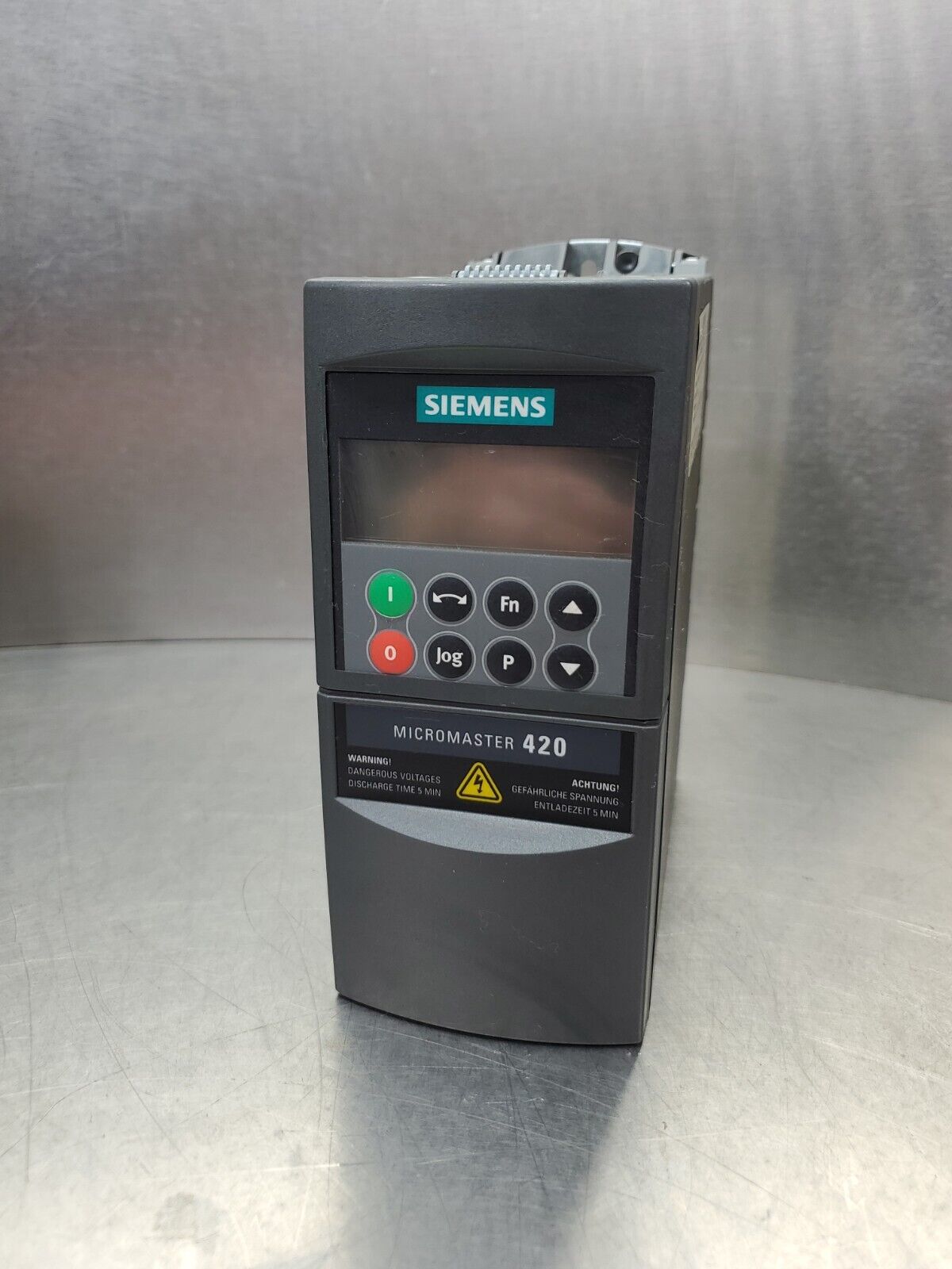 Siemens 6SE6420-2UD17-5AA1 Micromaster 420 Drive w/LCD HMI Panel.       Loc 1E-3