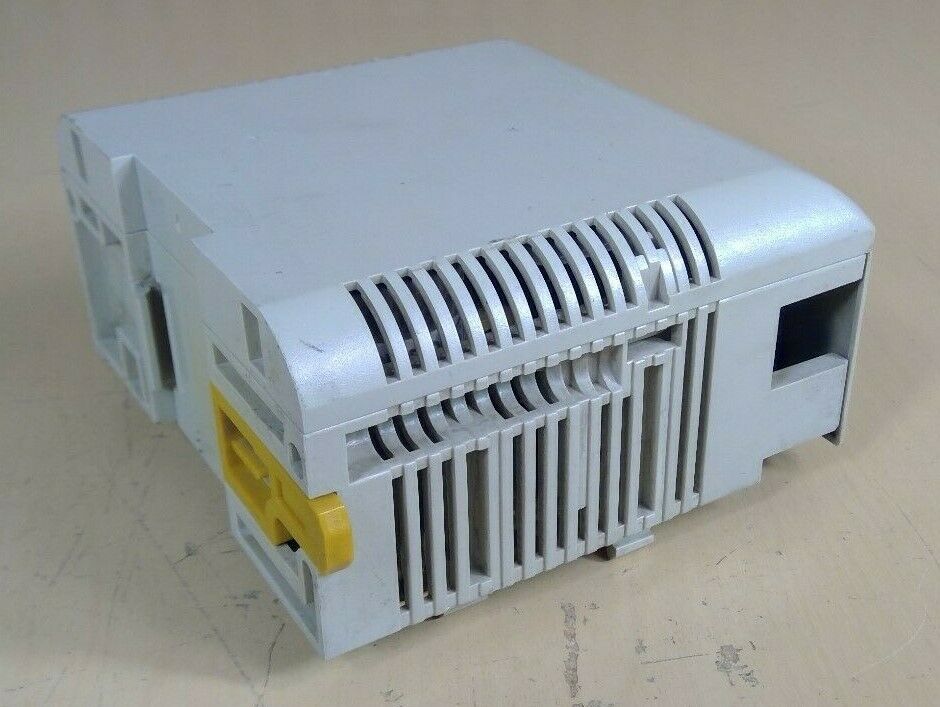 Omron Corporation CQM1-PA203 Power Supply Unit 100-240VDC 50/60Hz             3H