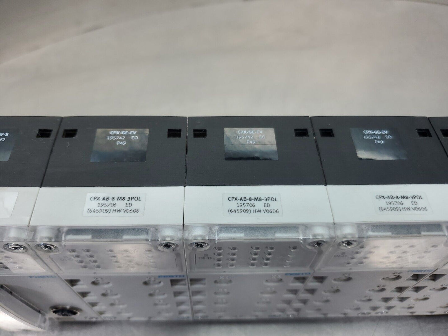 FESTO MPAL-VI 569926/CPX-AB-8M8-3POL 12 VALVE TERMINAL CONTROLLER.            6E