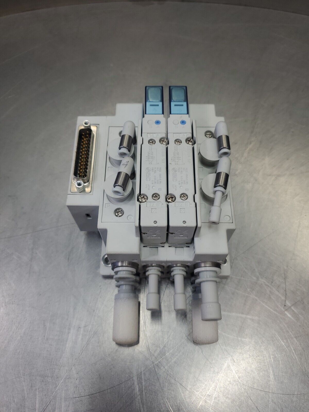 SMC Manifold w/(2) SY5100R-5U1 24VDC 0.4W Solenoid Valve                  6D-19