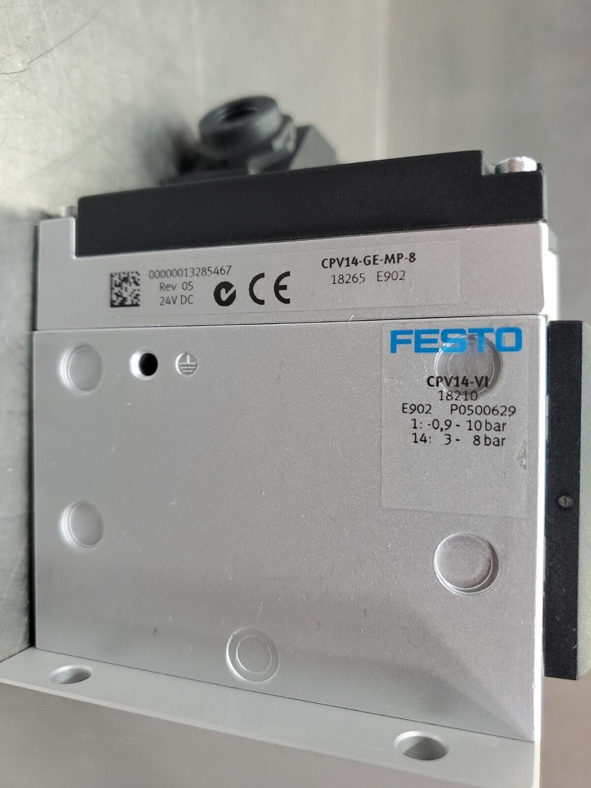 Festo Valve Manifold CPV14-GE-MP-8 w/ 8- (161 360 E902) Valves              4C-2