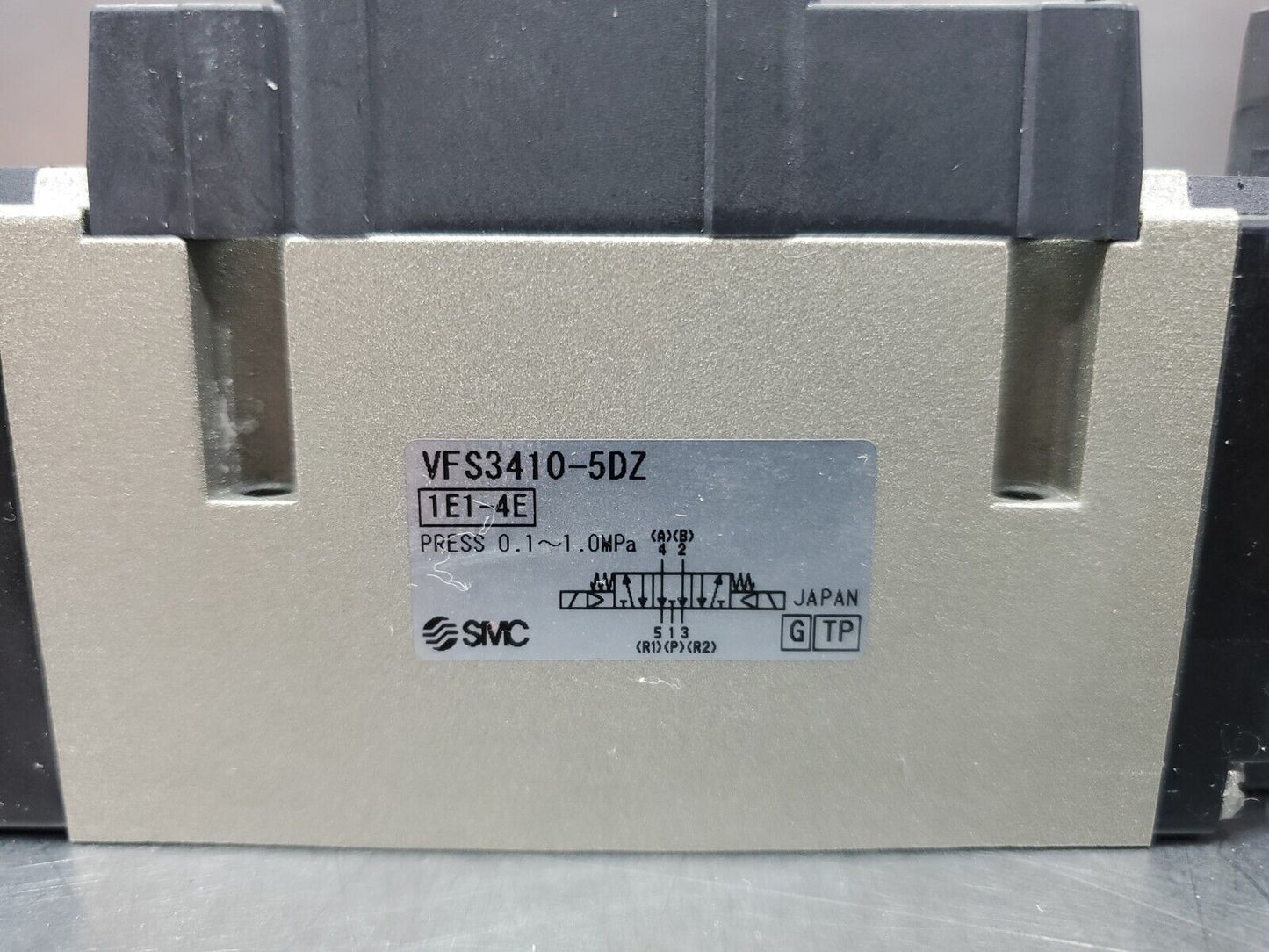 SMC VFS3410-5DZ Pneumatic Solenoid Valve 21-26VDC, 0.1-1.0MPa.                6E