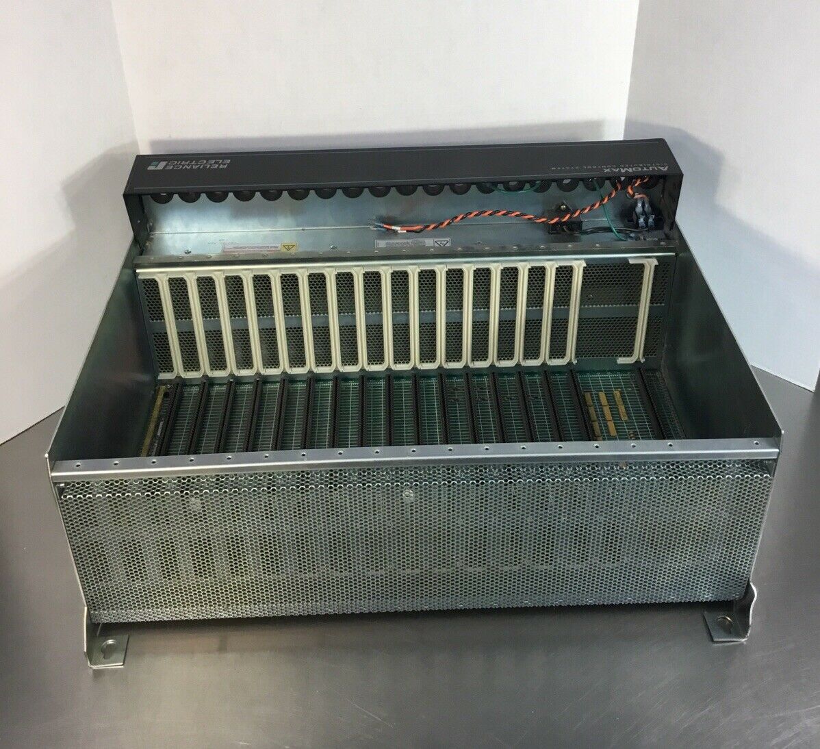 RELIANCE 57C331A / 803456-8RA 16 SLOT RACK (as Pictured-no Power Supply).    3F