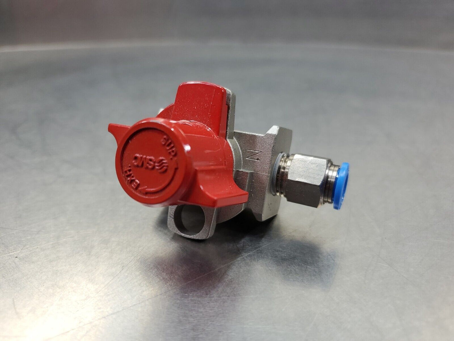 SMC VHS20-N02-Z 3-Port 15-150 PSI Lock Out Valve.                             6D