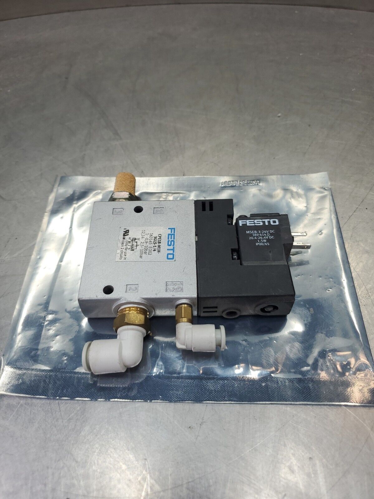 Festo CPE18-M1H-3GLS-1/4 Solenoid Valve.                                    6D-9