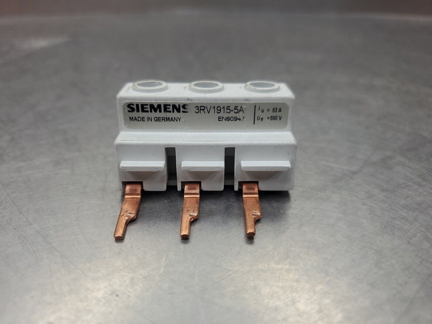 Siemens 3RV1915-5A 3Pole Bussbar 63A, 690V.                                 4C-1