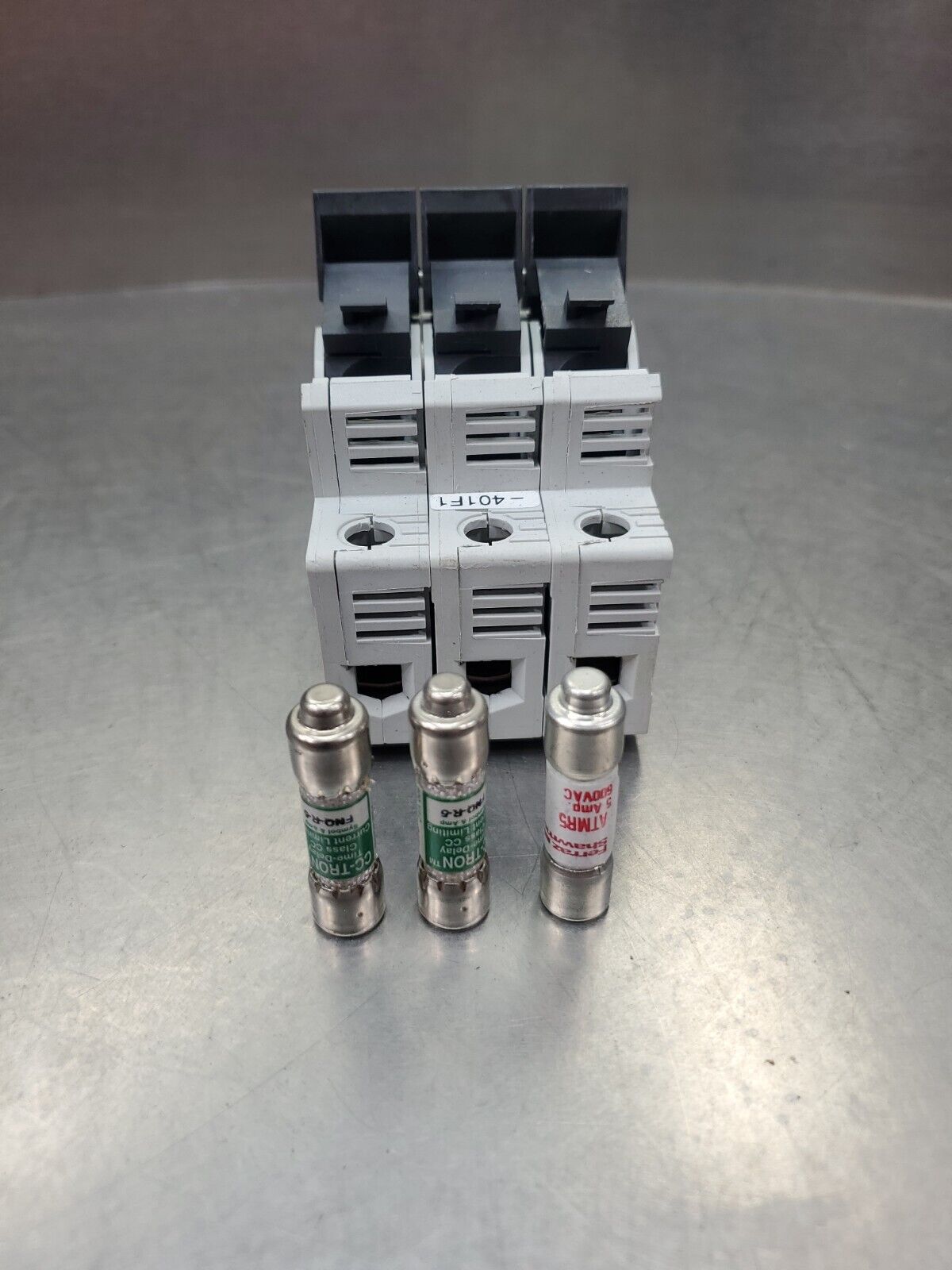 Wöhner AES 3X38 3-POLE FUSE HOLDER w/5Amp Fuses.                            4C-1