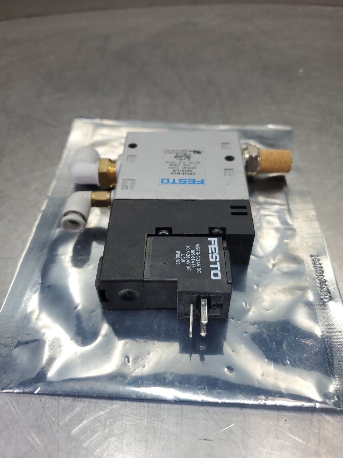 Festo CPE18-M1H-3GLS-1/4 Solenoid Valve.                                    6D-9