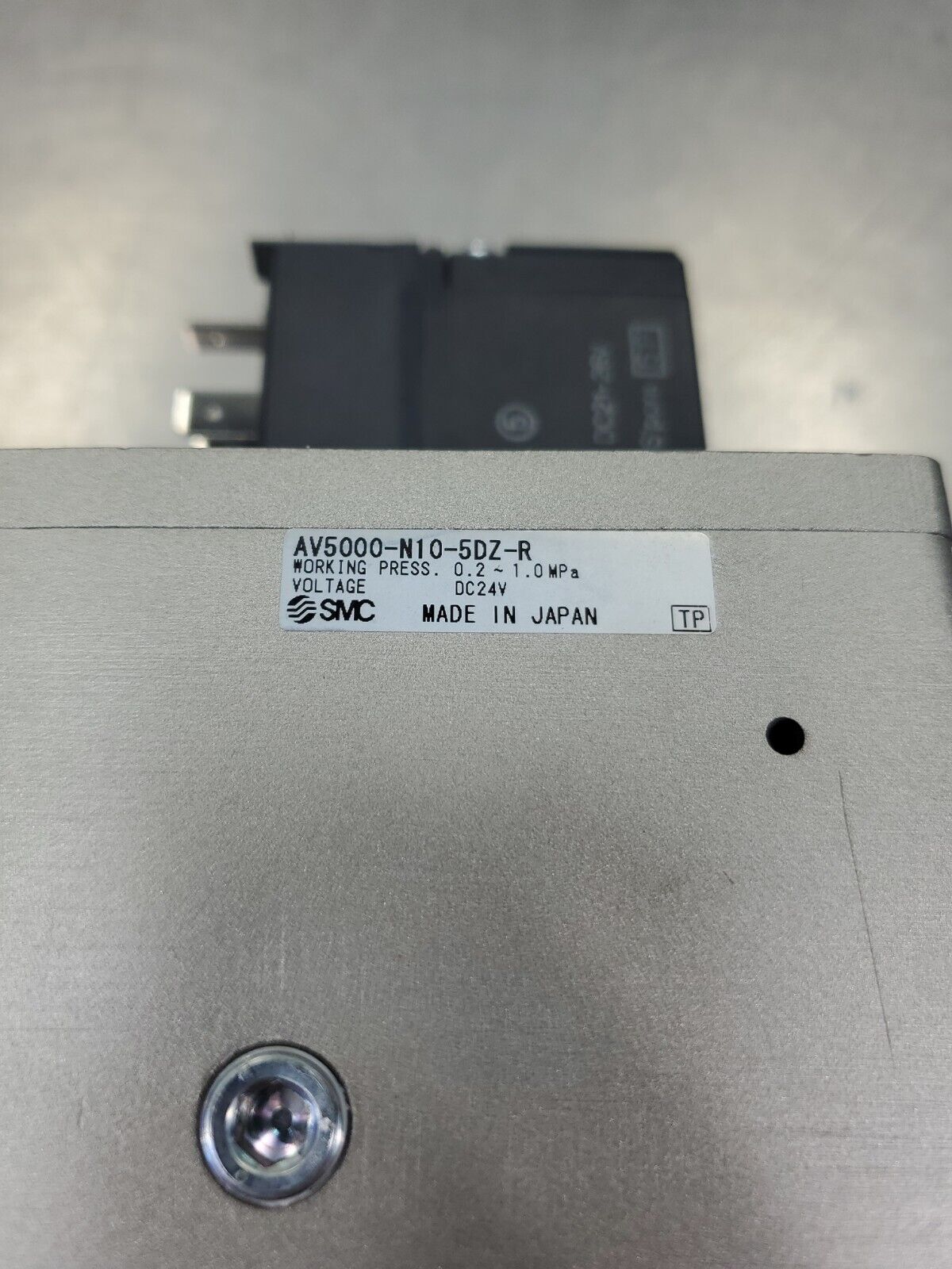 SMC AV5000-N10-5DZ-R 0.2-1.0 MPa 24VDC Electronic Valve.                      6E