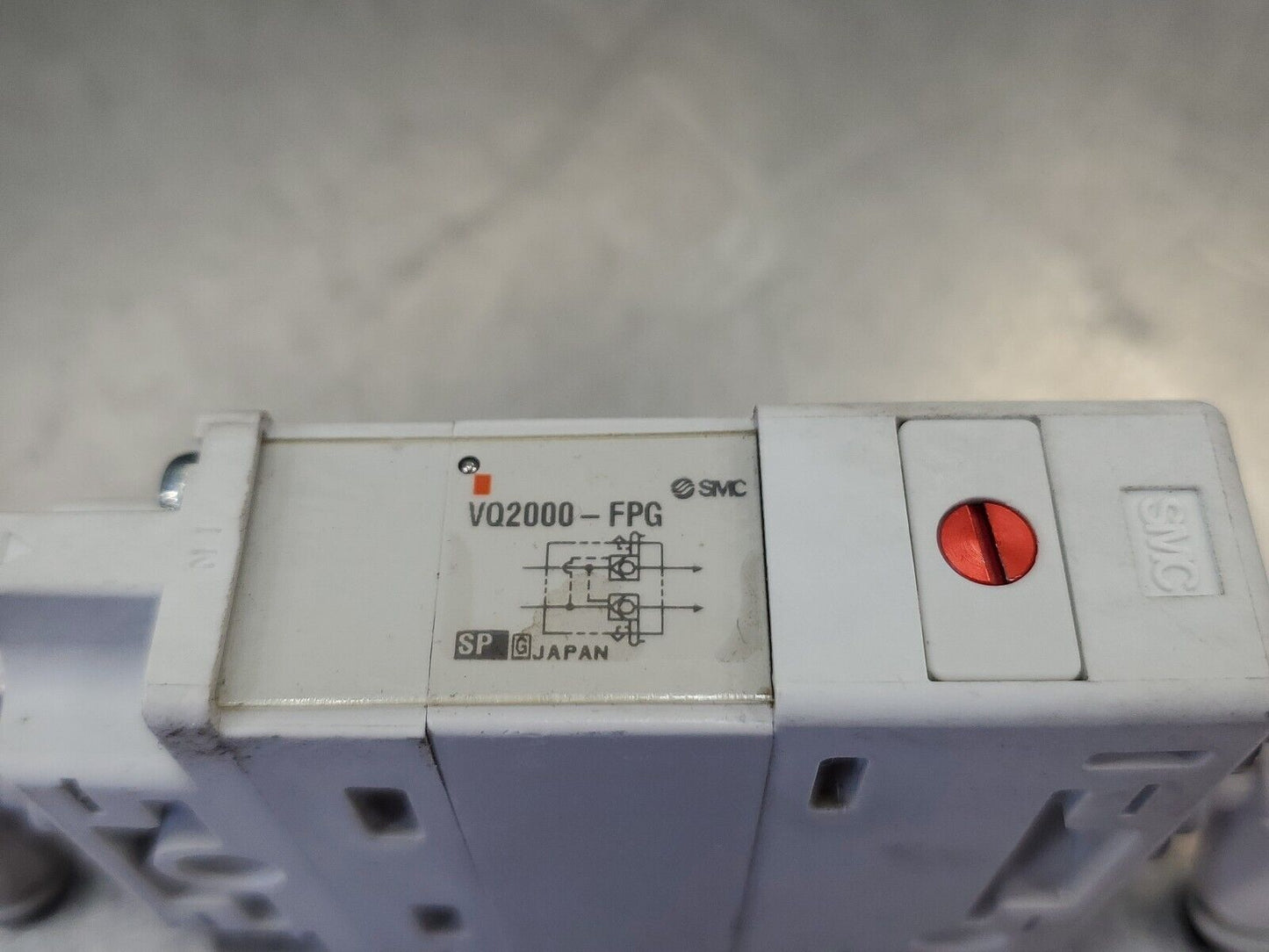 SMC VQ2000-FPG Pneumatic Valve Check Block VQ2000FPG.                      6D-14